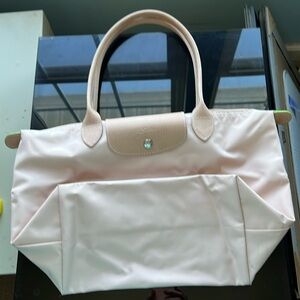 Longchamp tote (light pink)
